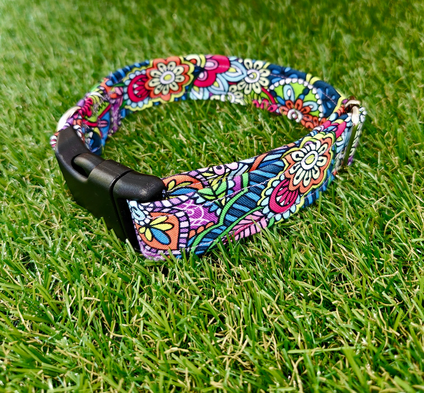 Purple Paisley Print Collar