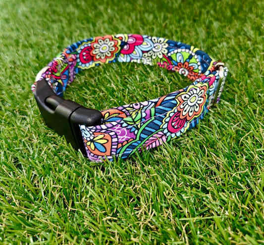 Purple Paisley Print Collar