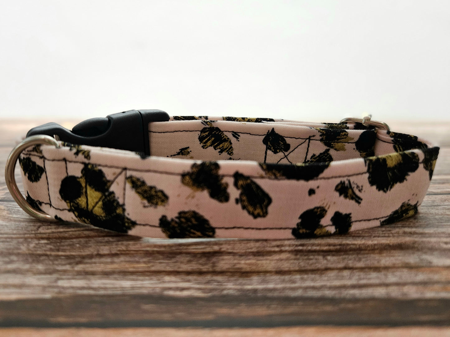 Pink Cheetah Print Collar