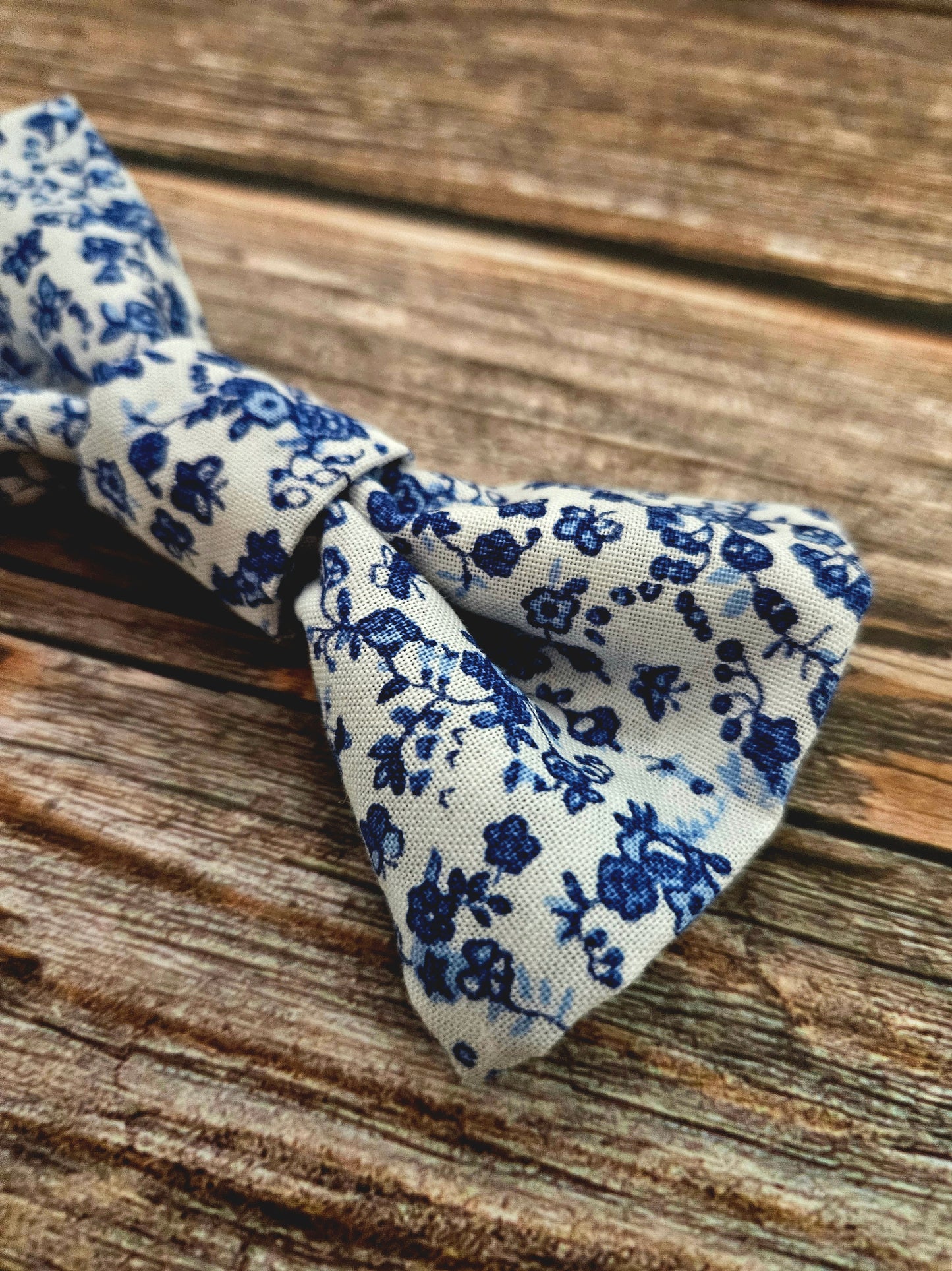 Vintage Floral Bowtie