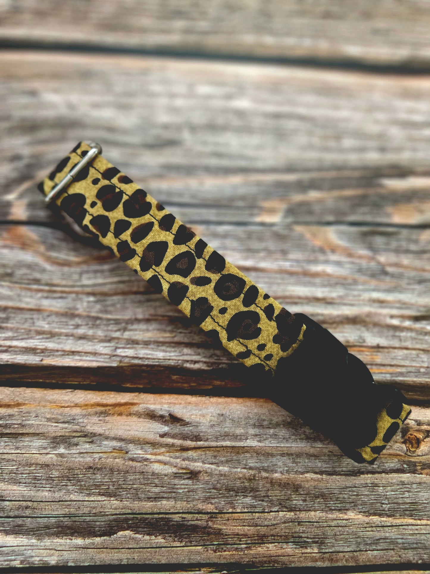Tan Cheetah Print Collar