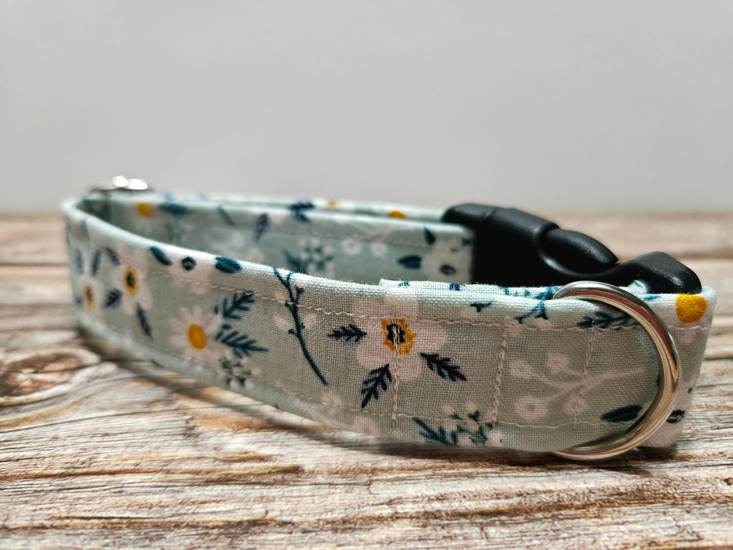 Green Floral Collar