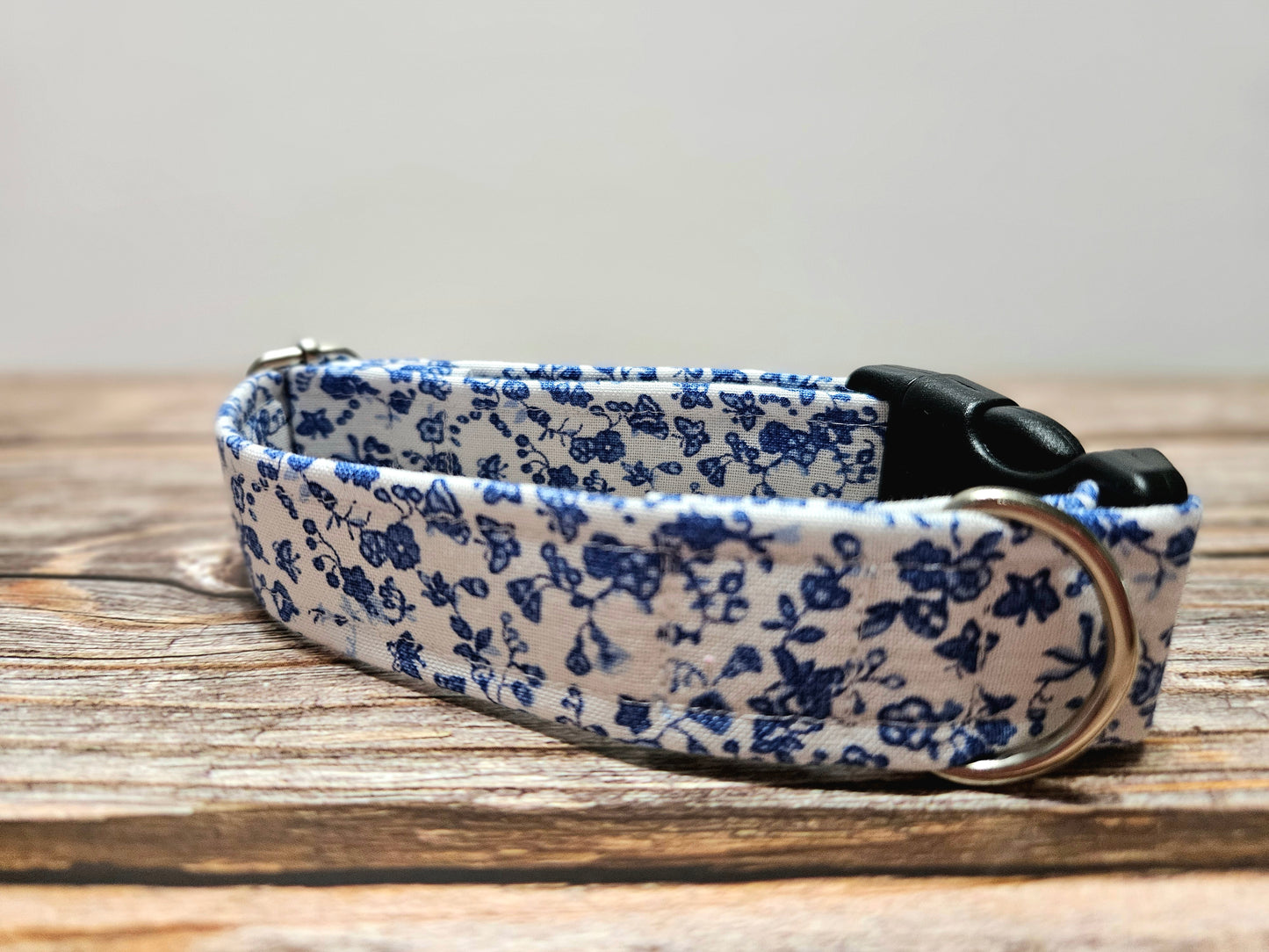 Vintage Floral Collar